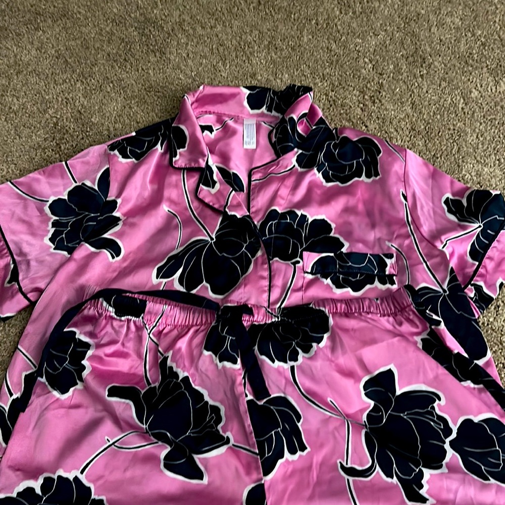 Great condition. Never wore